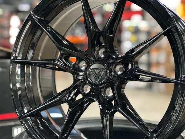 NEW 18X8.5 ET35 Vogue F22 Rim (4 wheel) Gloss Black 5X114.3