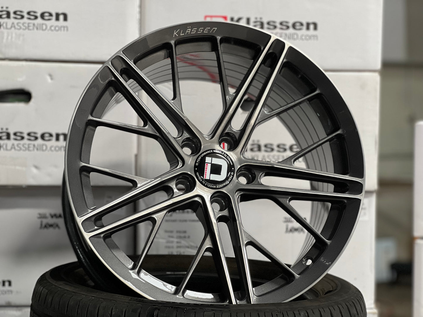 [Bundle] New 18X8.5 ET43 Klassen ID F53R (2 wheel) Gunmetal 5X114.3