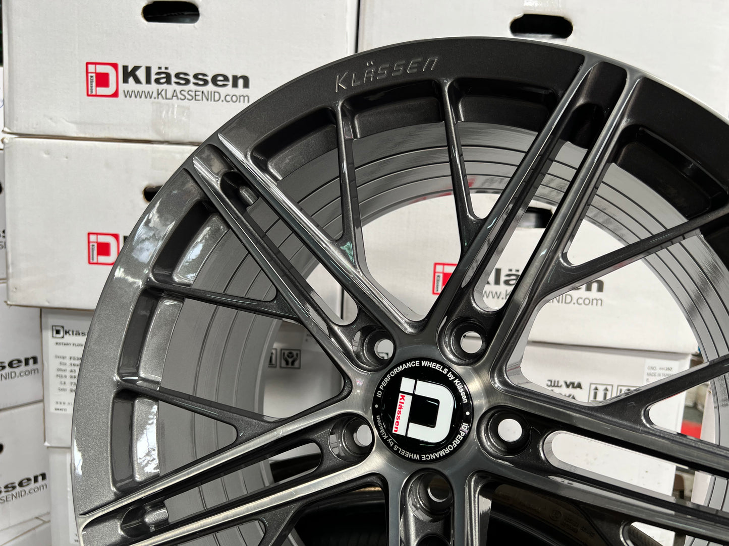New 18X8.5 ET43 18X9.5 ET43 Klassen ID F53R (4 wheel) 5X112 Gunmetal