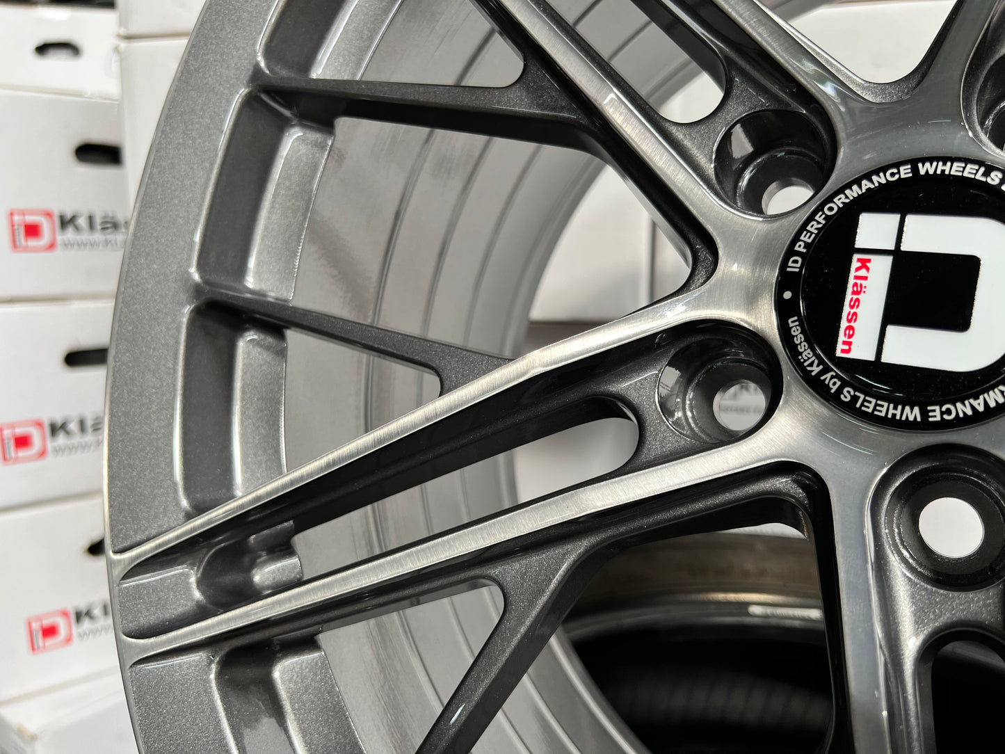 New 18X8.5 ET43 18X9.5 ET43 Klassen ID F53R (4 wheel) 5X112 Gunmetal