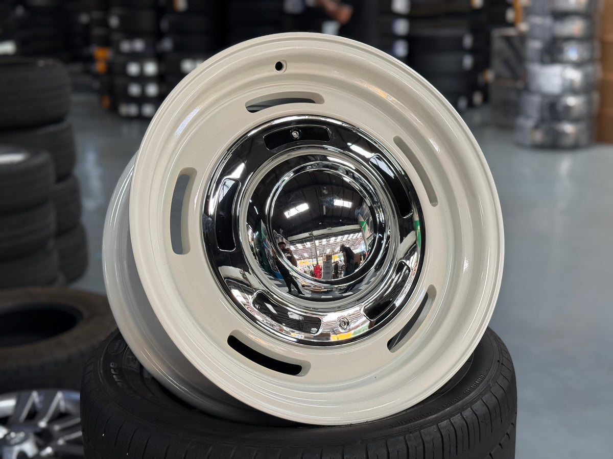 New 17x8 ET20 Dean Cross Country (5 wheel) 5x127 Jeep White
