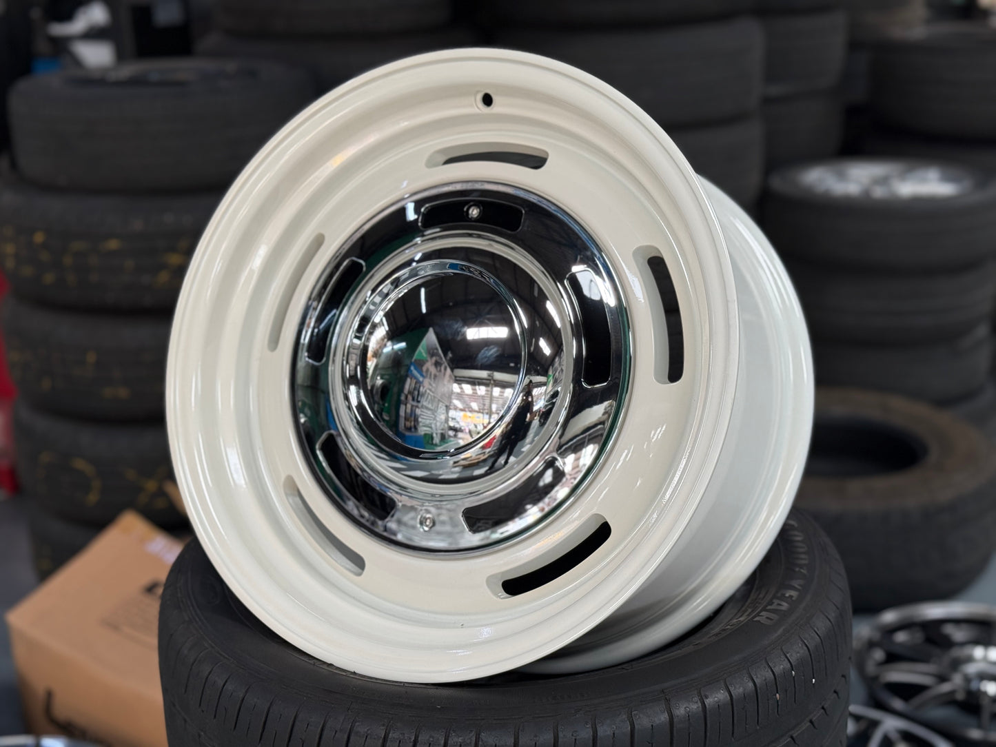 New 17x8 ET20 Dean Cross Country (5 wheel) 5x127 Jeep White