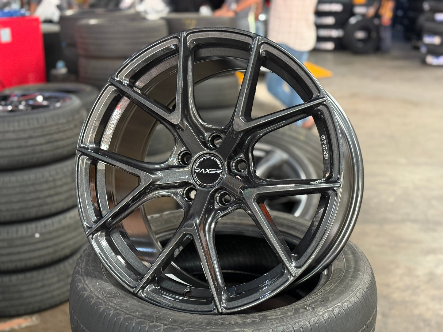 NEW 18X8.5 ET42 Raxer RTX02 Rim (4 wheel) Dark Graphite 5X112