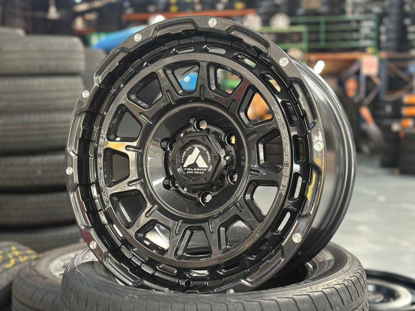NEW 18X9 ET20 Raxer OGX 6X139.7 (4 wheel) Dark Graphite