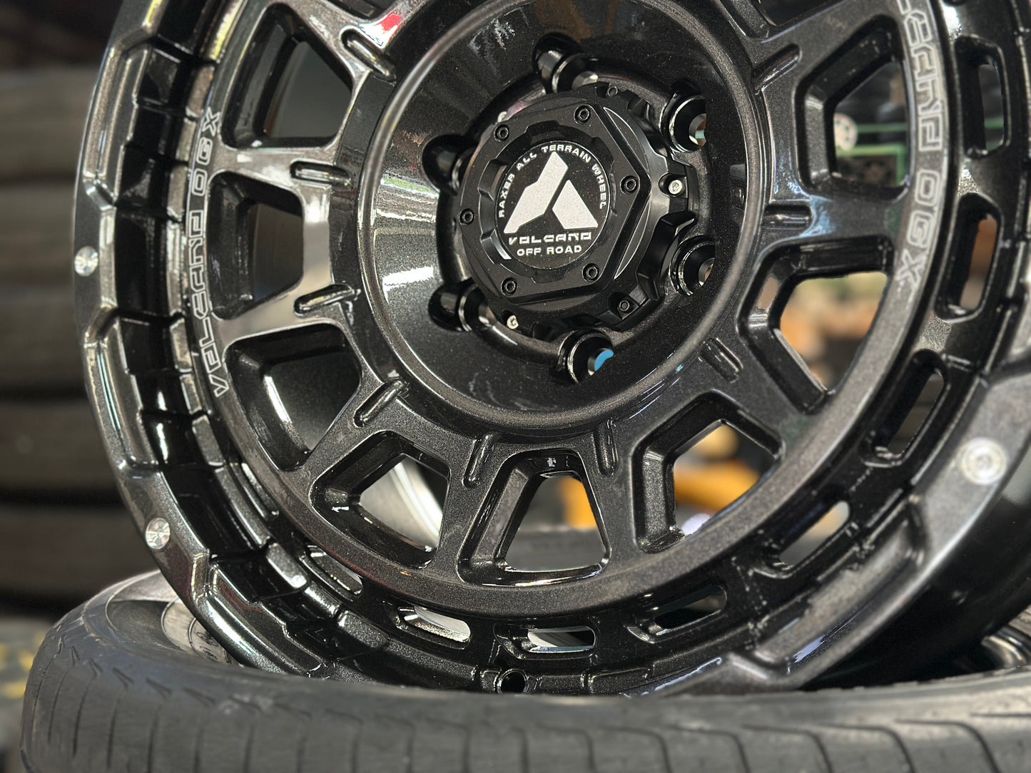 NEW 18X9 ET20 Raxer OGX 6X139.7 (4 wheel) Dark Graphite