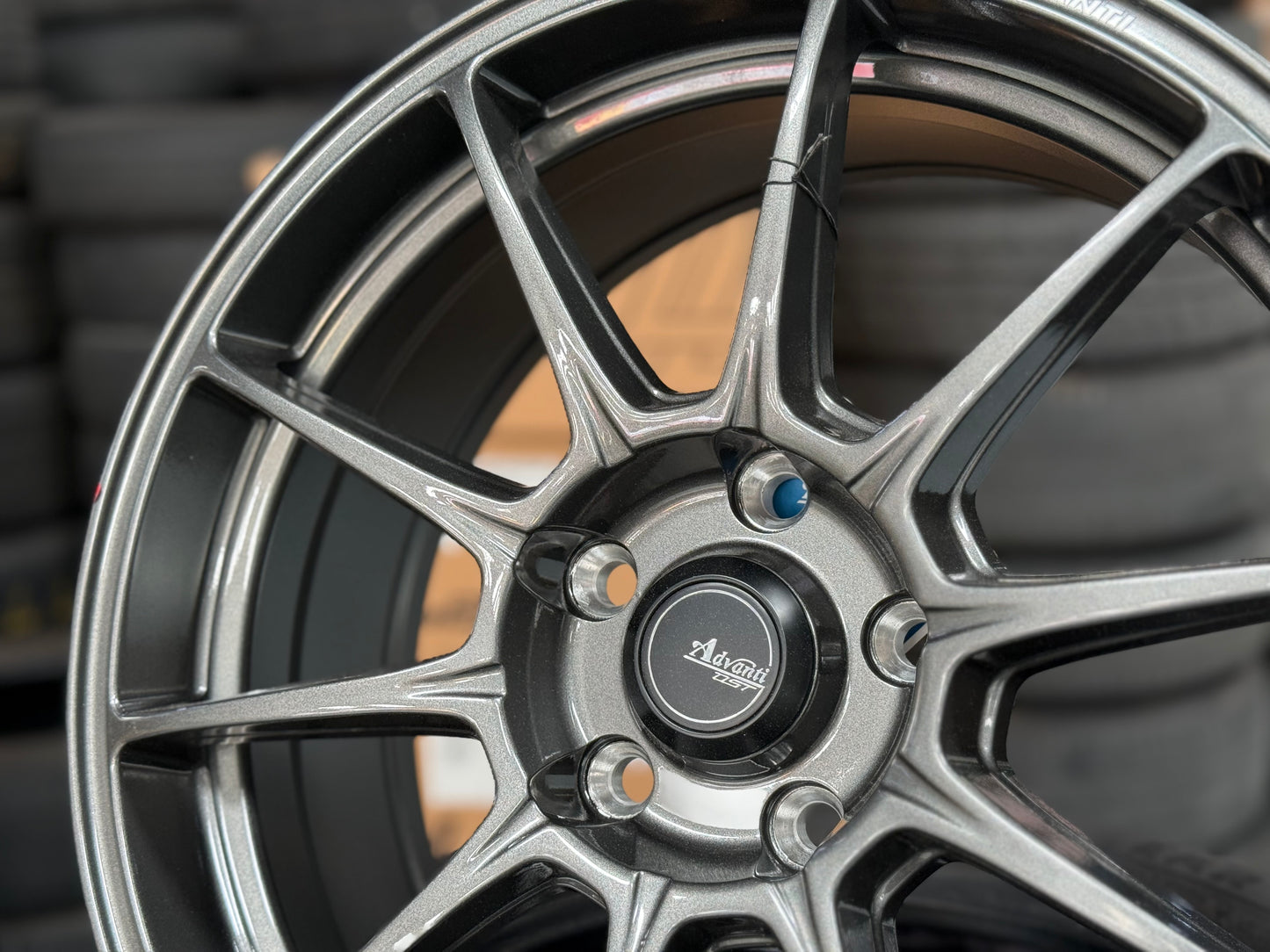 New 17x7.5 ET42 Advanti Aria 5x114.3 Gloss Gun Metal
