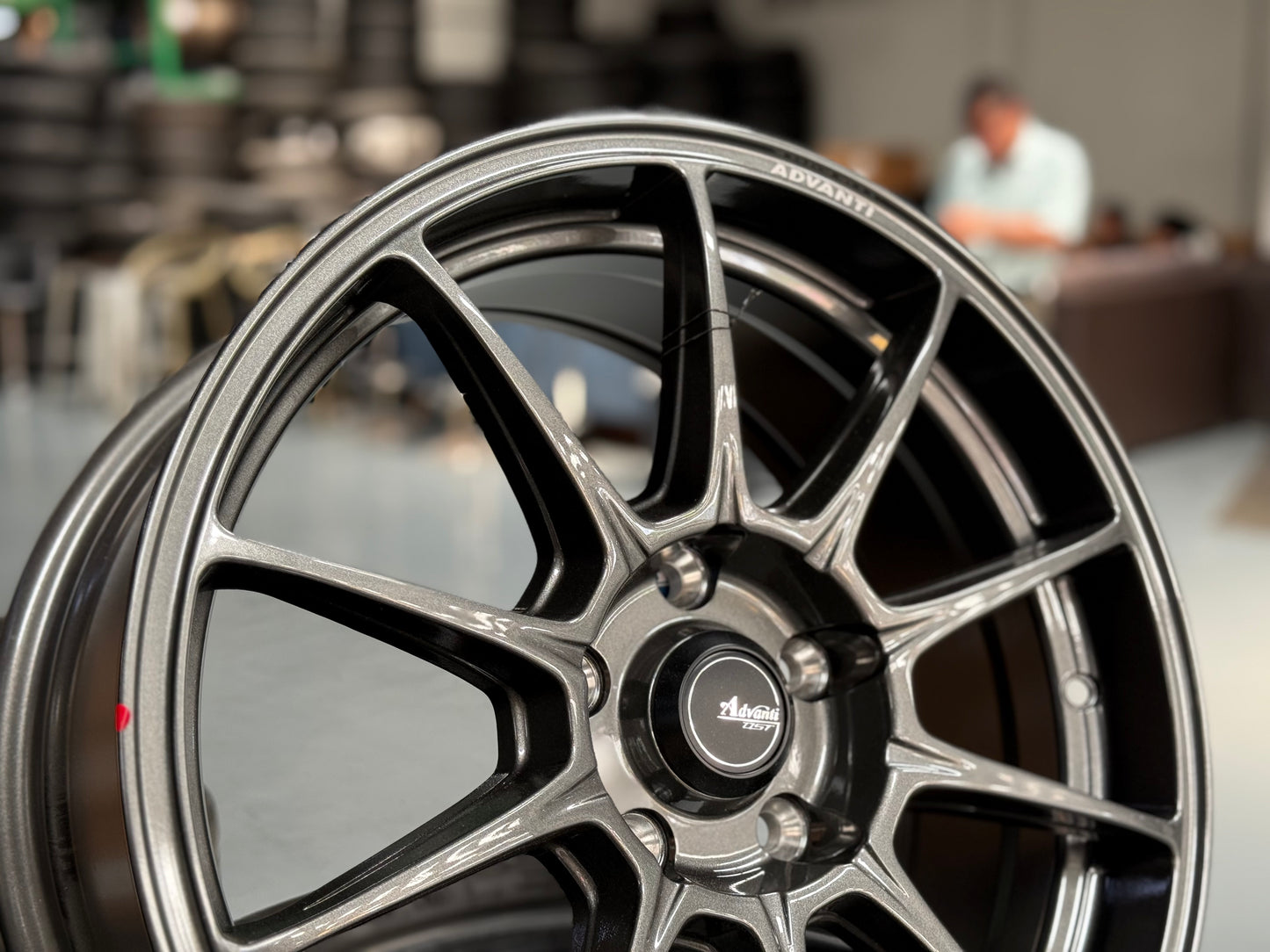New 17x7.5 ET42 Advanti Aria 5x114.3 Gloss Gun Metal
