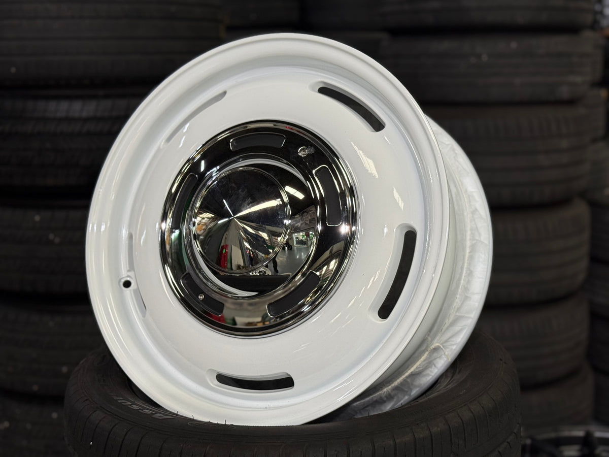 17x7 ET42 5x112 Pearl White Alloy Wheels (Set of 4)