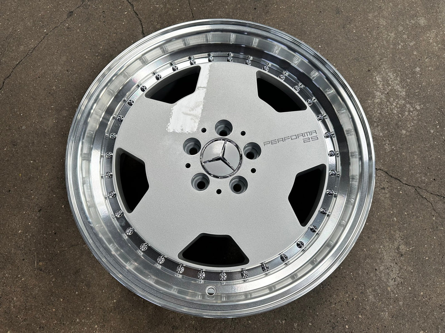 New 18X8 ET35 Mercedes Design Aero Classic Rim (4 wheel) Gloss Silver 5X112