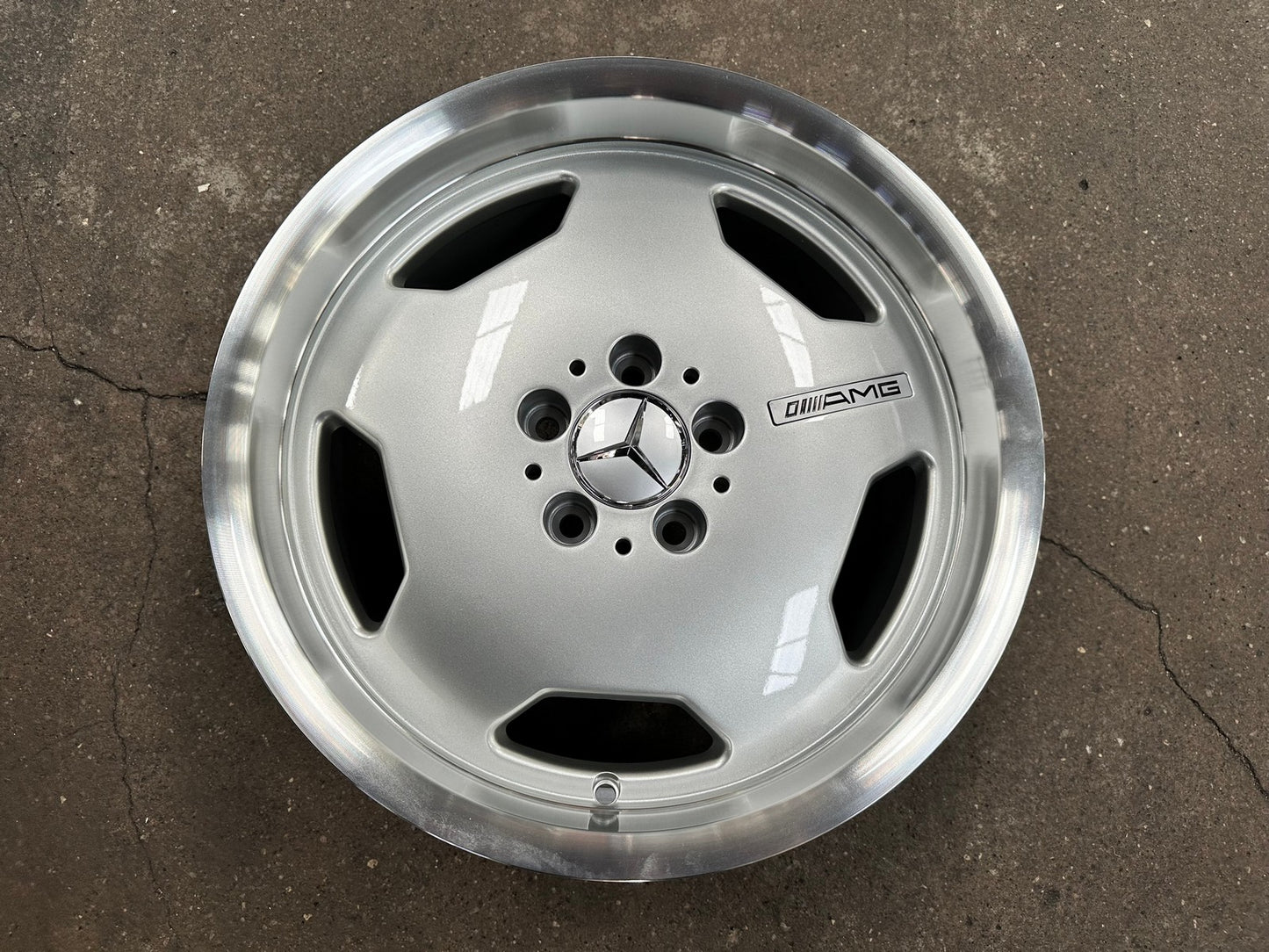 New 17X8 ET33 Mecedes Design Monoblock Rim (4 wheel) Gloss Silver 5X112