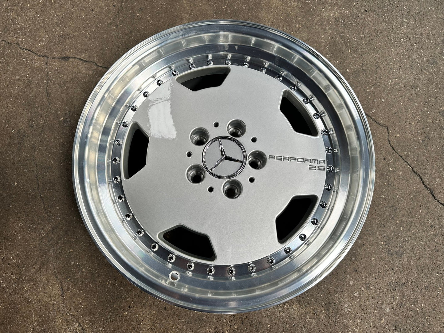 New 17X8 ET25 Mercedes Aero Classic Rim (4 wheel) Gloss Silver 5X112