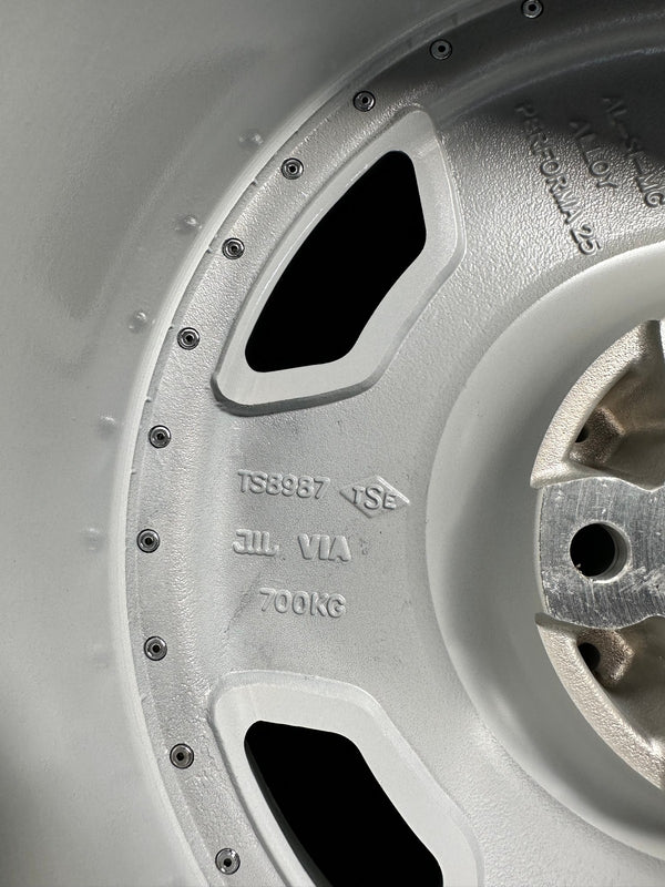 New 17X8 ET25 Mercedes Aero Classic Rim (4 wheel) Gloss Silver 5X112