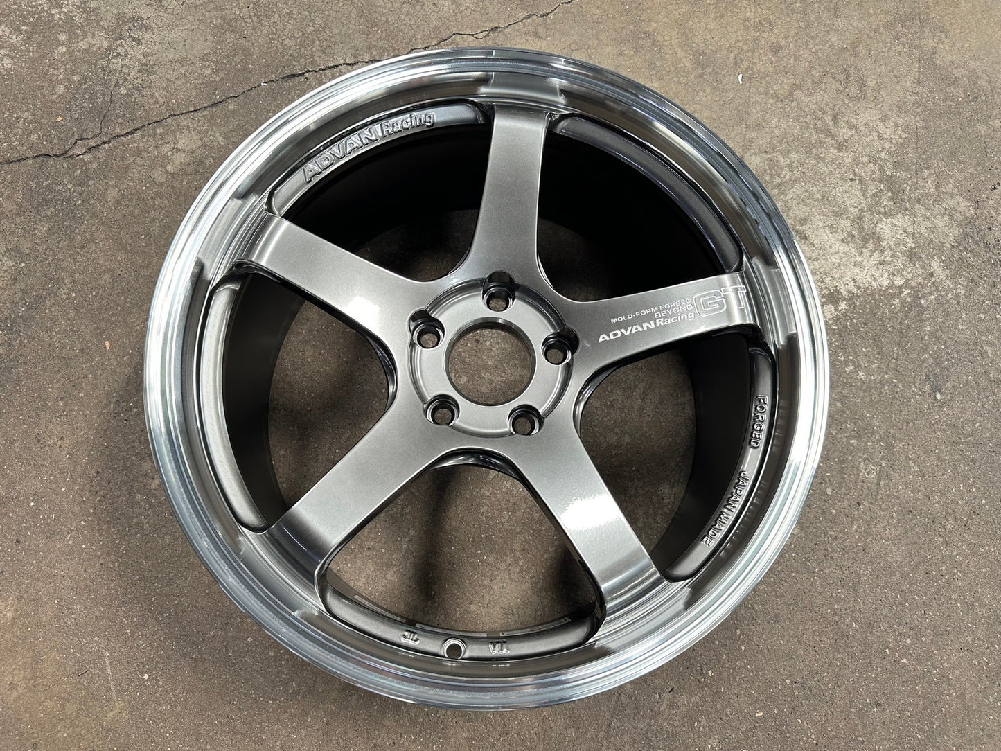 New 19X9.5 ET45 Advan GT Rim (4 wheel) Gloss Gunmetal 5X120