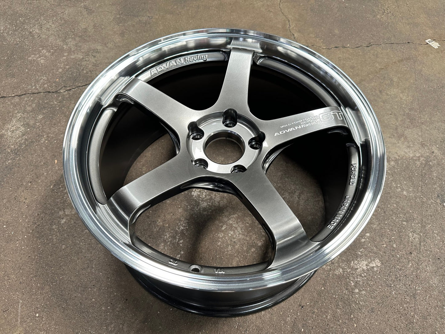 New 19X9.5 ET45 Advan GT Rim (4 wheel) Gloss Gunmetal 5X120