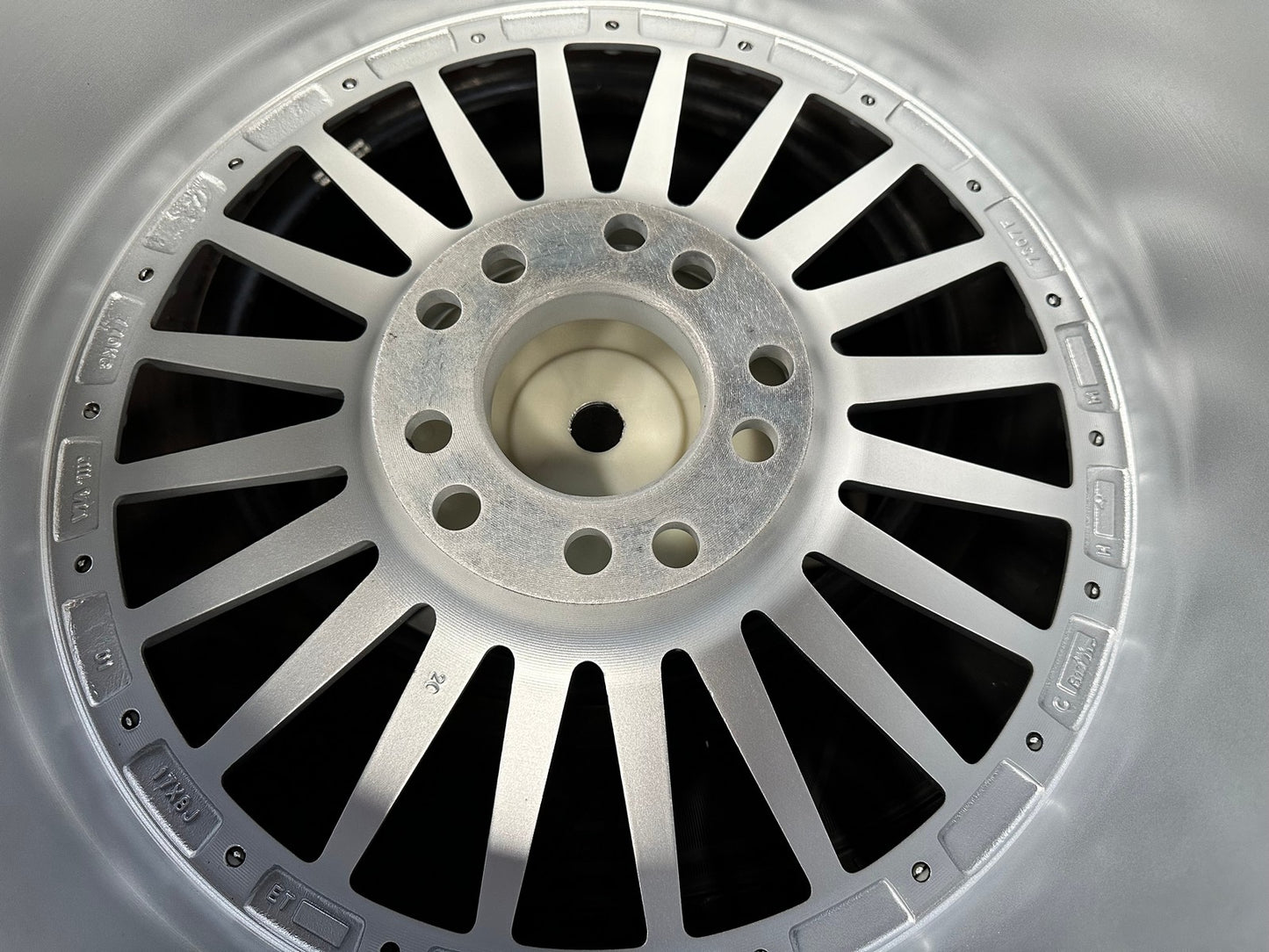 New 17X8 ET20 Alpina Classic Rim (4 wheel) Gloss Silver 5X120