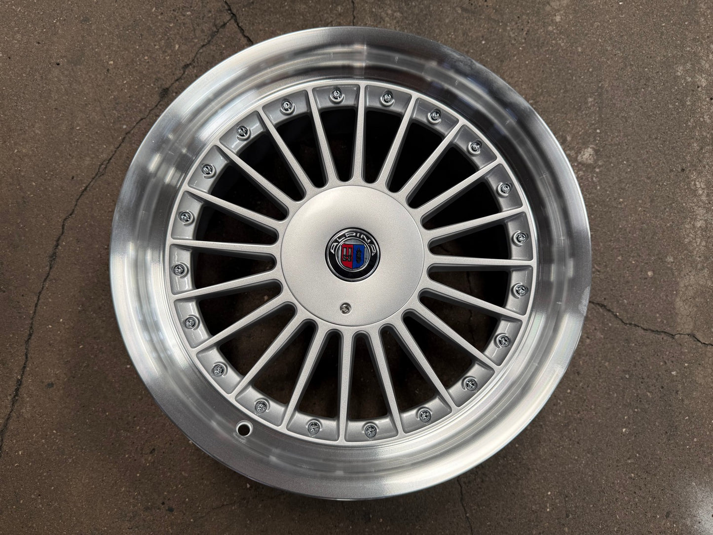 New 17X8 ET20 Alpina Classic Rim (4 wheel) Gloss Silver 4X100