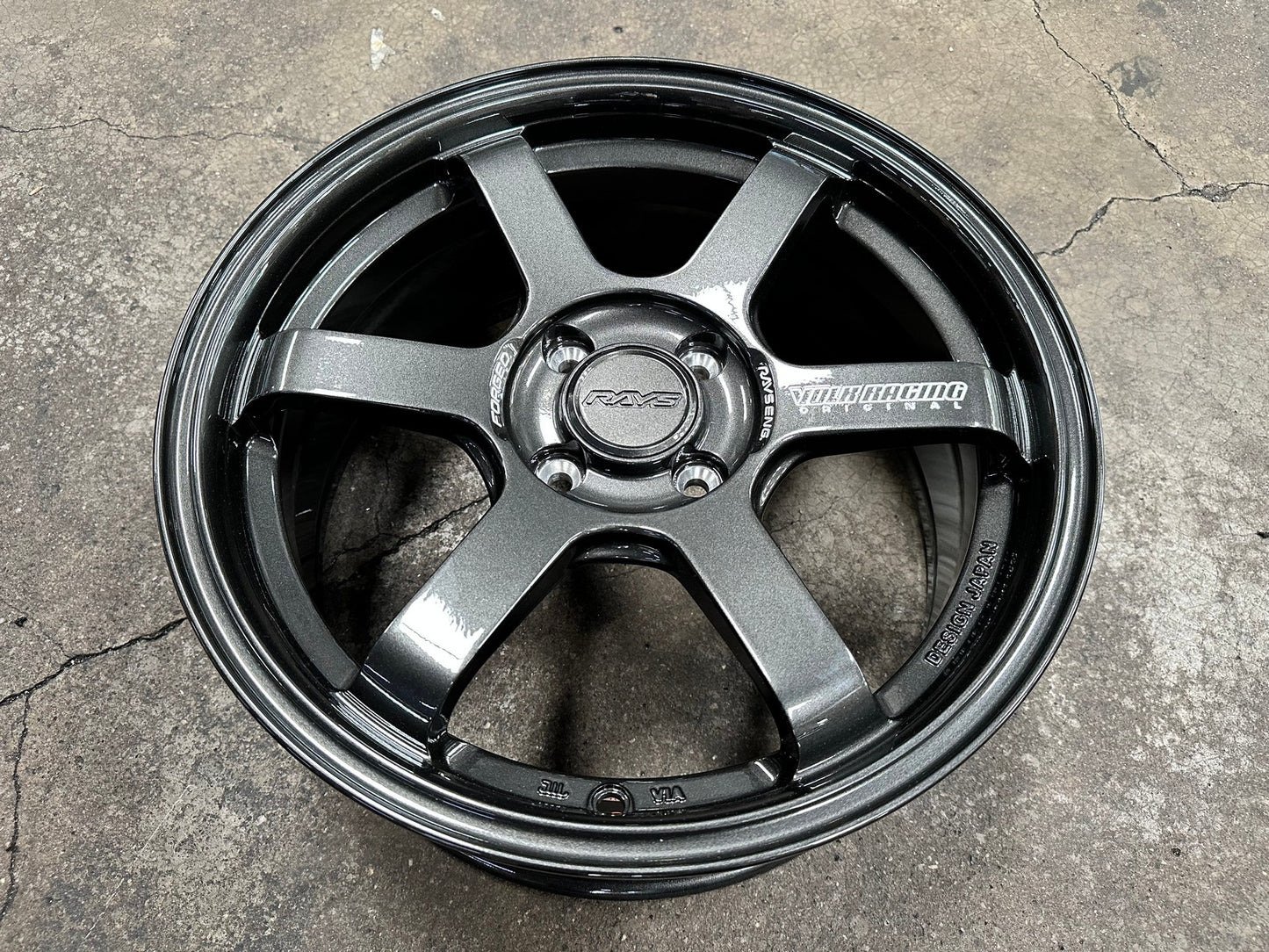 New 16X7 ET40 AOW 11 Flow Formed TE37 Rim (4 wheel) Gloss Gunmetal 4X100