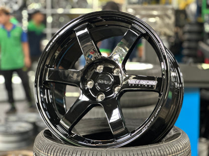 New 18X8.5 ET35 AOW Flow Formed TE37 Rim (4 wheel) Gloss Black 5X112