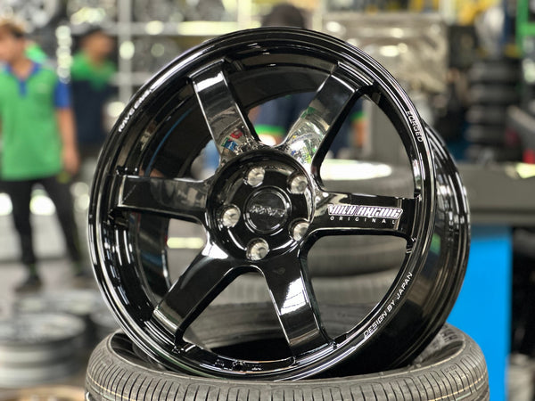 New 18X8.5 ET35 AOW Flow Formed TE37 Rim (4 wheel) Gloss Black 5X112