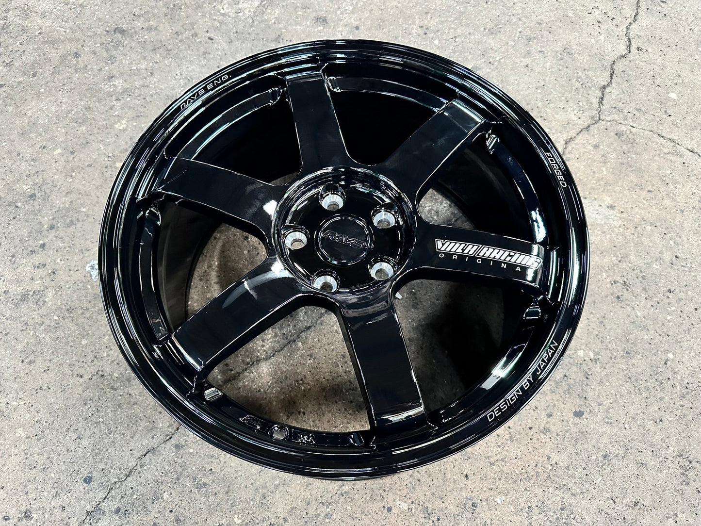 New 18X8.5 ET35 AOW Flow Formed TE37 Rim (4 wheel) Gloss Black 5X114.3