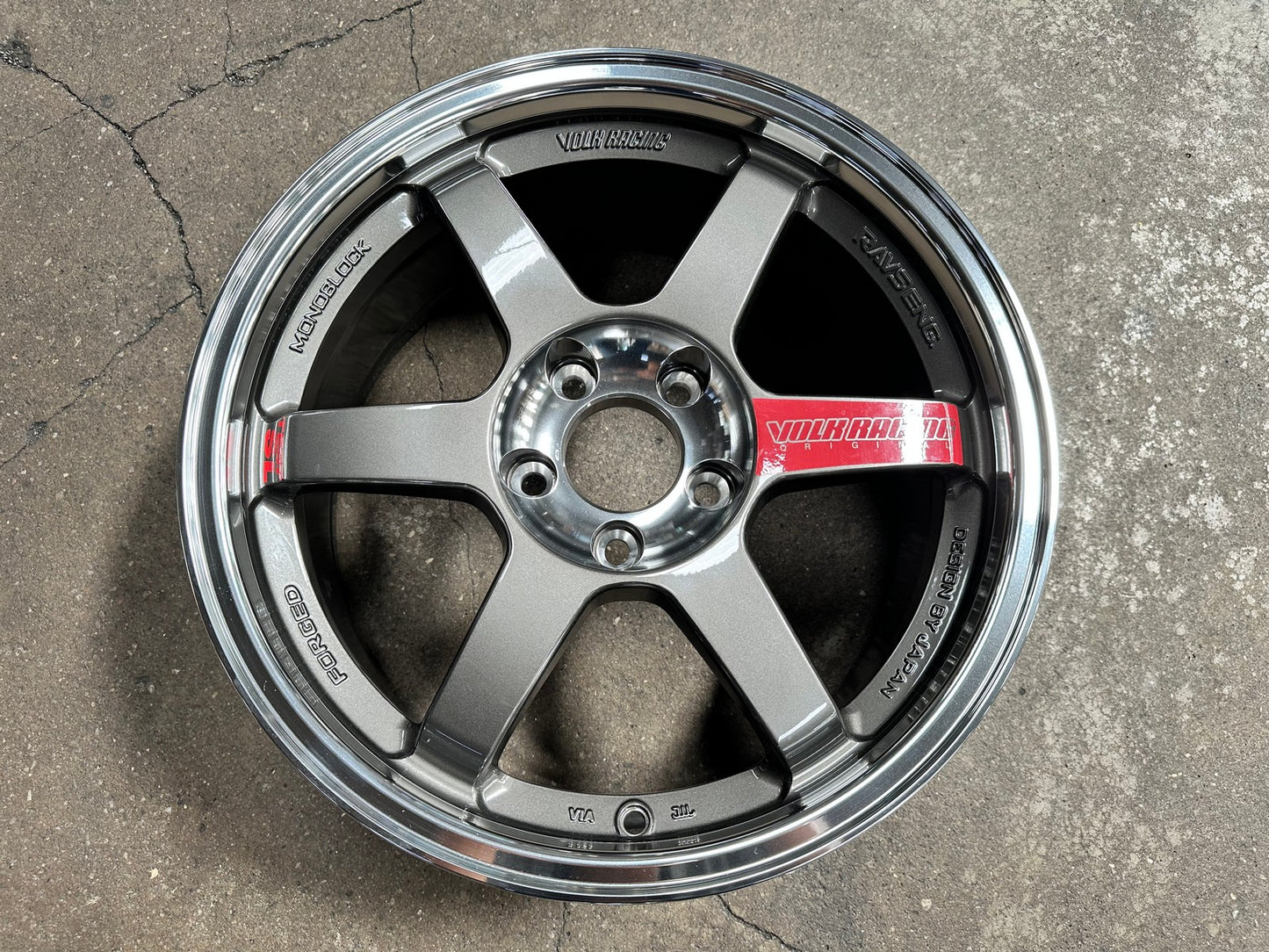 New 17X8 ET35 AOW Flow Formed TE37SL Rim (4 wheel) Gloss Gunmetal 5X114.3