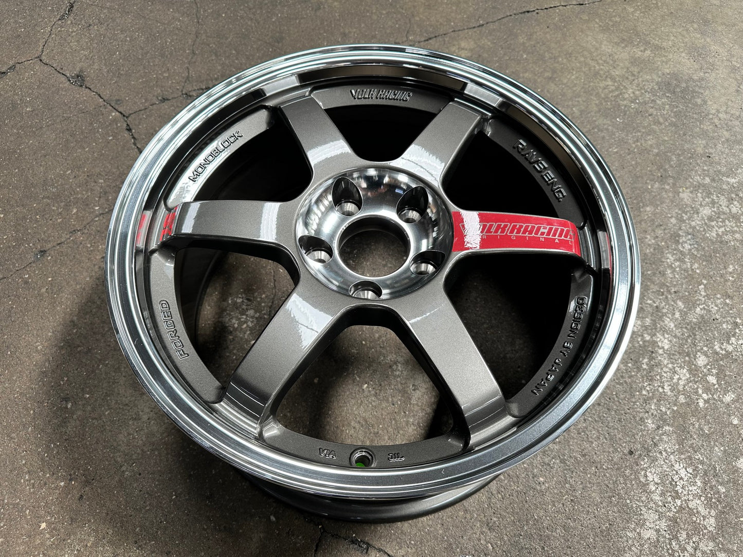 New 17X8 ET35 AOW Flow Formed TE37SL Rim (4 wheel) Gloss Gunmetal 5X114.3