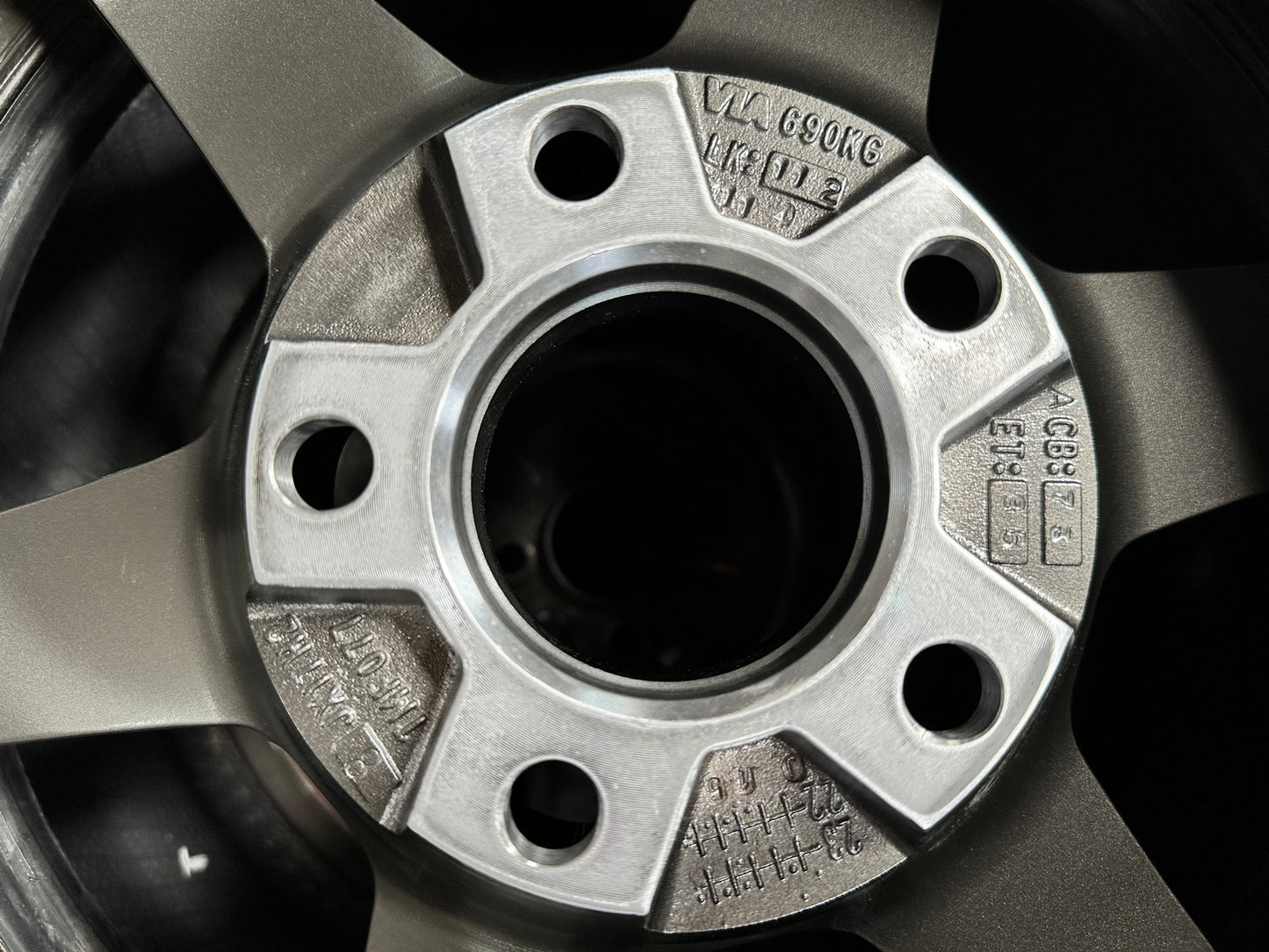 New 17X8 ET35 AOW Flow Formed TE37SL Rim (4 wheel) Gloss Gunmetal 5X114.3