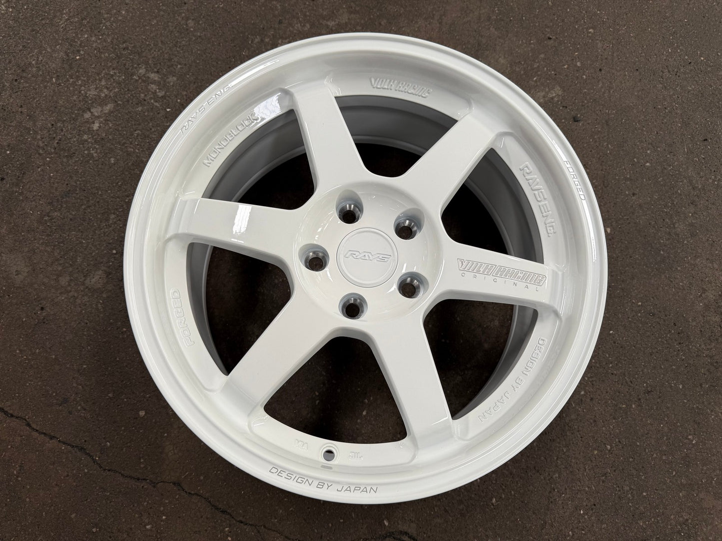New 17X8 ET35 AOW Flow Formed TE37 Rim (4 wheel) Gloss White 5X112