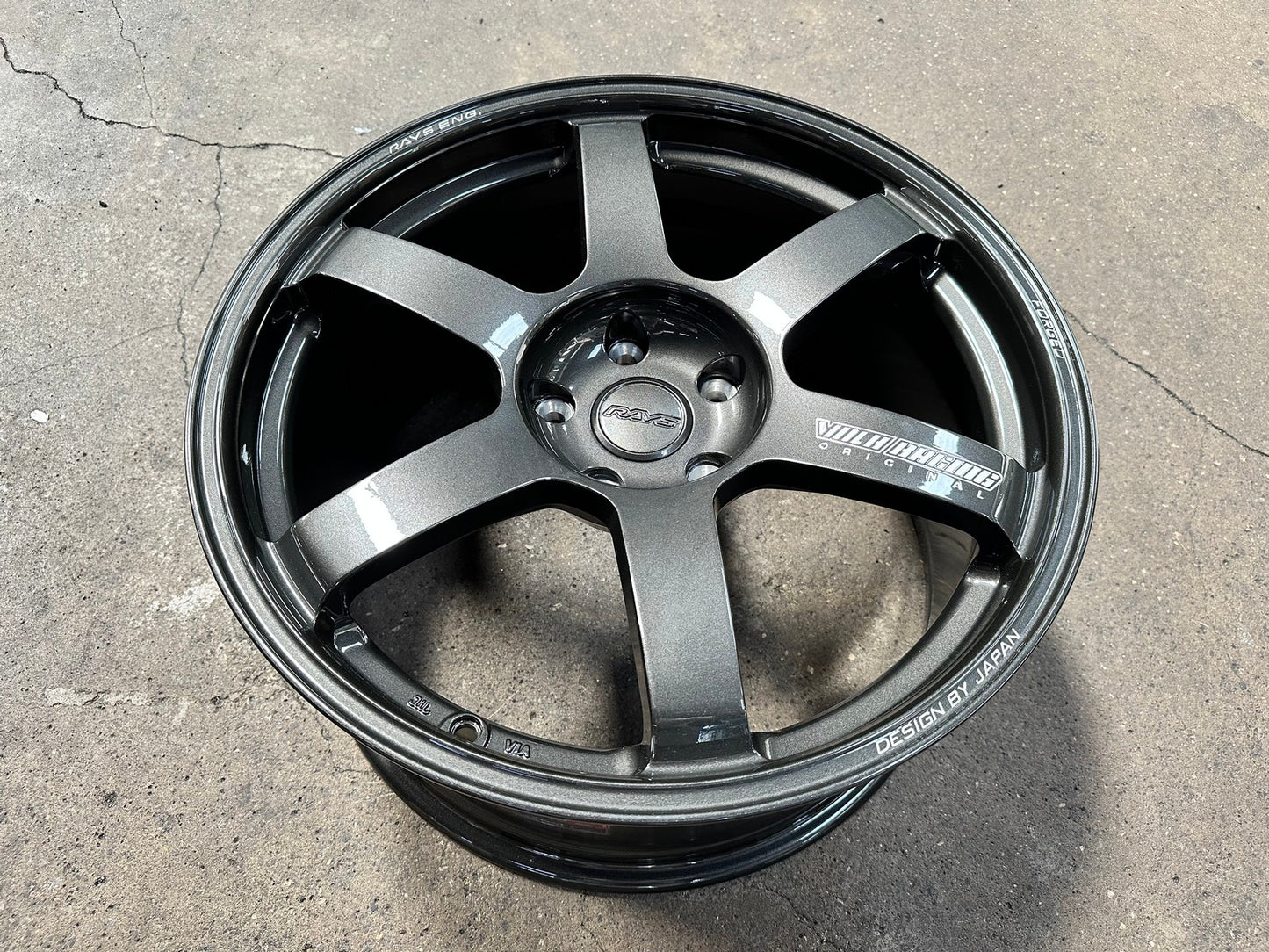 New 19X9.5 ET40 AOW Flow Formed TE37 SAGA Rim (4 wheel) Gloss Gunmetal 5X120