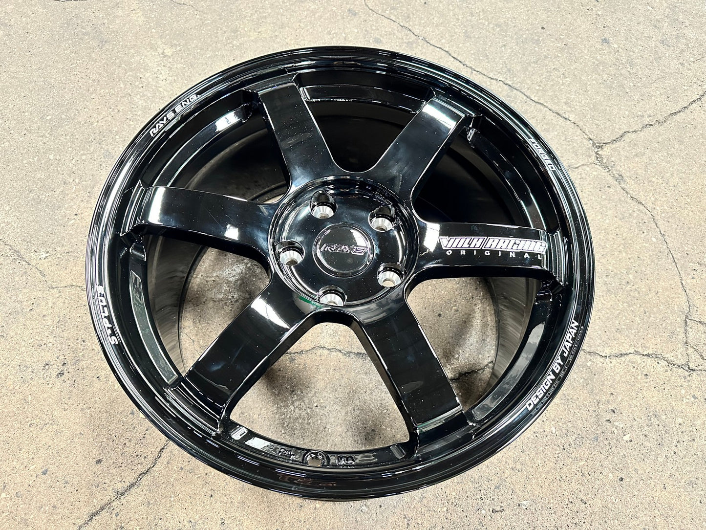 New 18X9.5 ET44 AOW Flow Formed TE37 SAGA Rim (4 wheel) Gloss Black 5X120