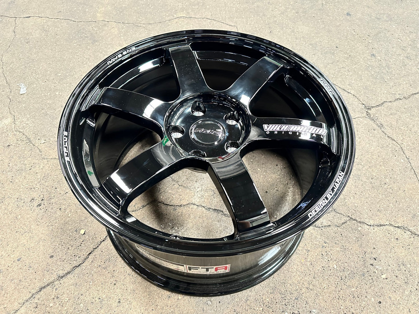 New 18X9.5 ET44 AOW Flow Formed TE37 SAGA Rim (4 wheel) Gloss Black 5X120