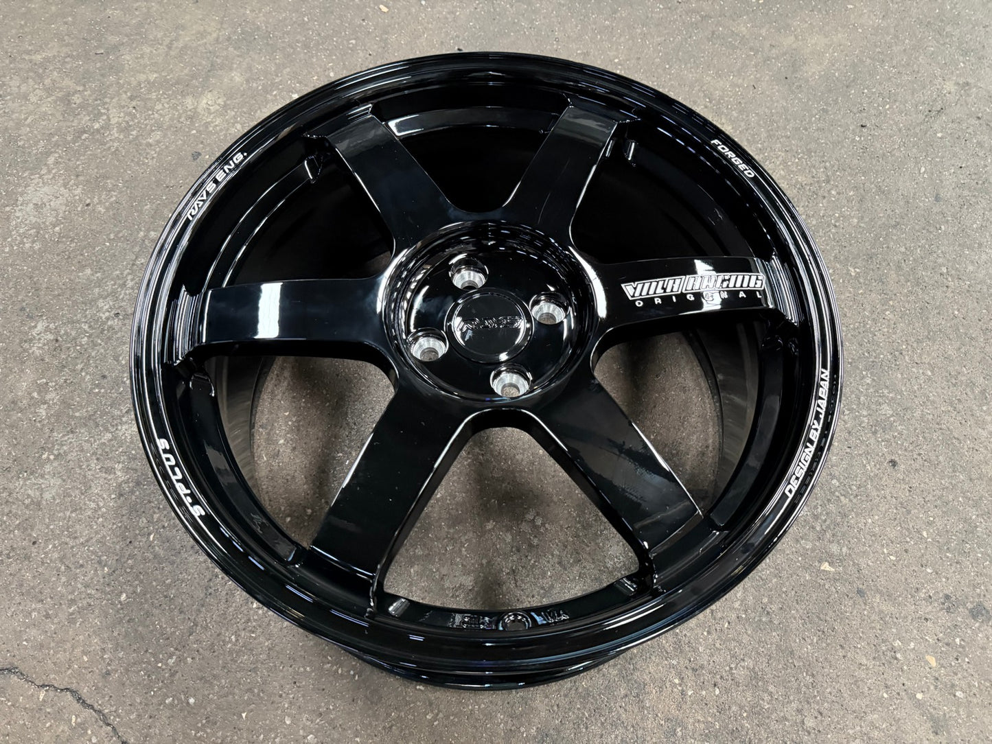 New 18X8 ET42 AOW Flow Formed TE37 SAGA Rim (4 wheel) Gloss Black 4X100