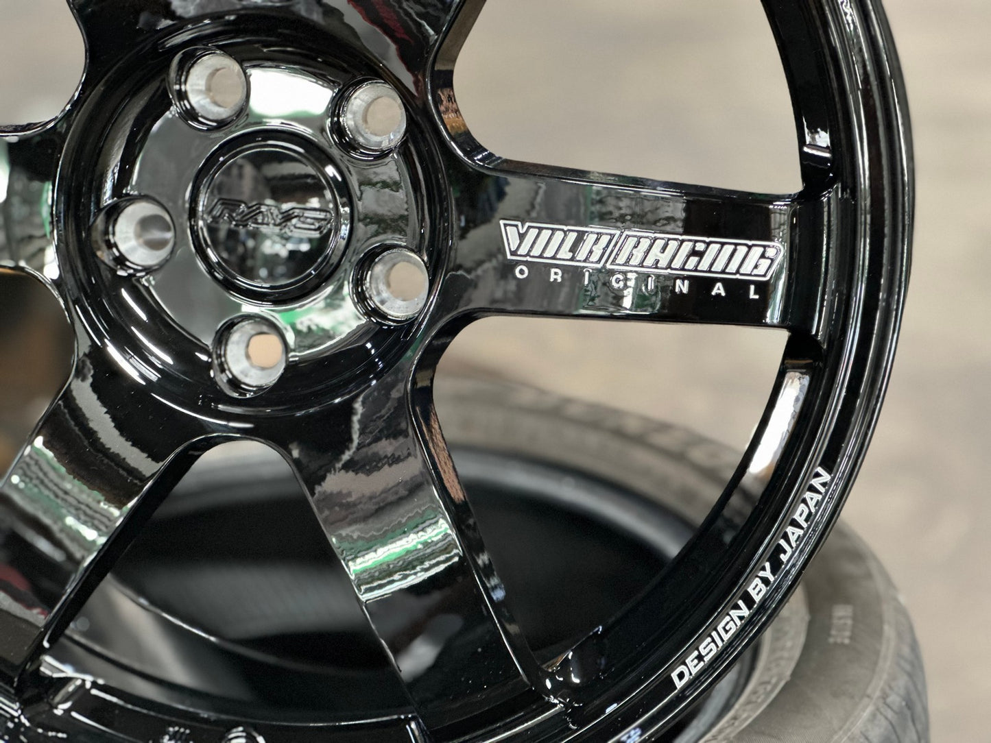 New 18X8 ET45 AOW Flow Formed TE37 SAGA Rim (4 wheel) Gloss Black 5X114.3