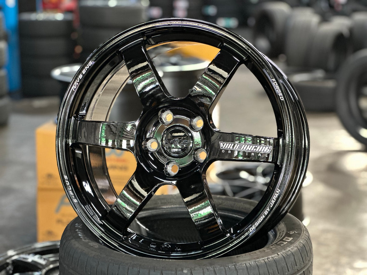 New 18X8.5 ET42 AOW Flow Formed TE37 SAGA Rim (4 wheel) Gloss Black 5X114.3