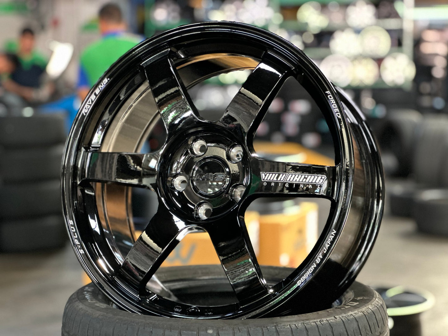 New 18X8.5 ET42 AOW Flow Formed TE37 SAGA Rim (4 wheel) Gloss Black 5X114.3