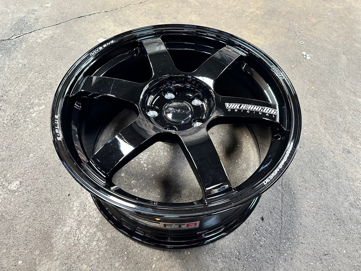 New 18X8.5 ET42 AOW Flow Formed TE37 SAGA Rim (4 wheel) Gloss Black 5X112