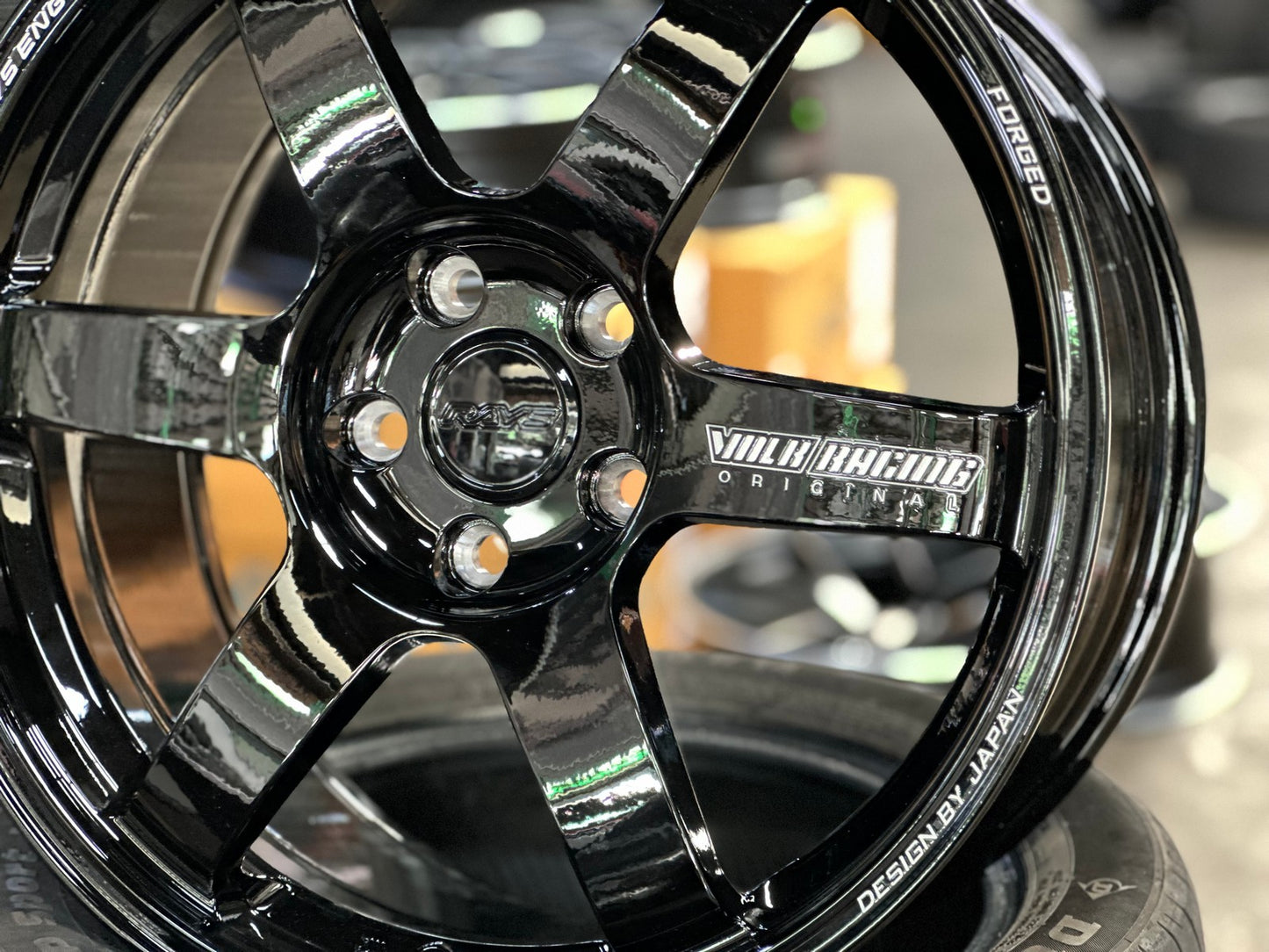 New 18X8.5 ET42 AOW Flow Formed TE37 SAGA Rim (4 wheel) Gloss Black 5X112