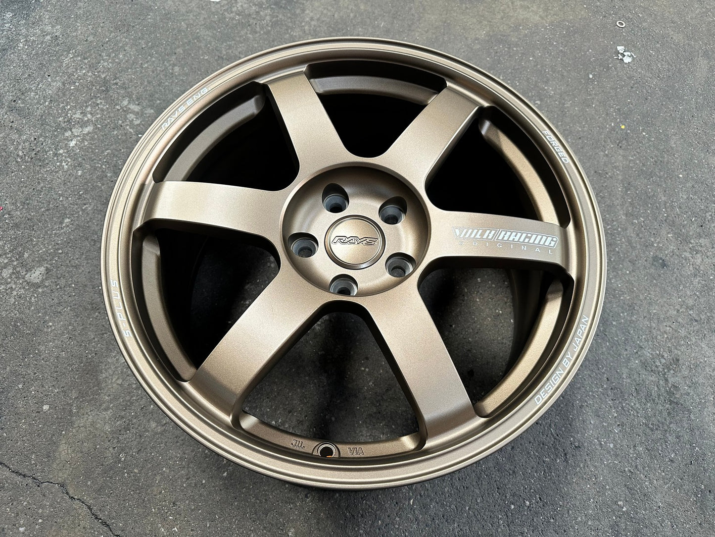 New 18X8.5 ET42 AOW Flow Formed TE37 SAGA Rim (4 wheel) Matt Bronze 5X112