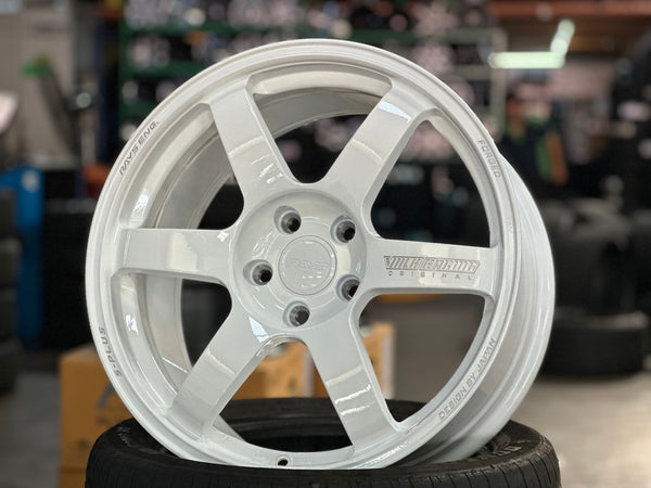 New 18X8.5 ET42 AOW Flow Formed TE37 SAGA Rim (4 wheel) Gloss White 5X112