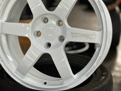 New 18X8.5 ET42 AOW Flow Formed TE37 SAGA Rim (4 wheel) Gloss White 5X114.3