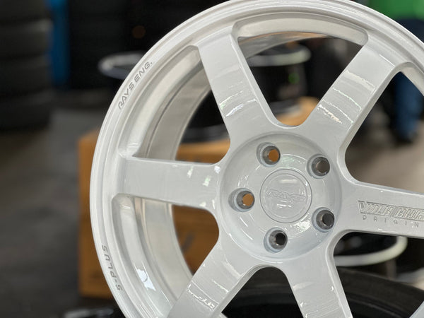 New 18X8.5 ET42 AOW Flow Formed TE37 SAGA Rim (4 wheel) Gloss White 5X112