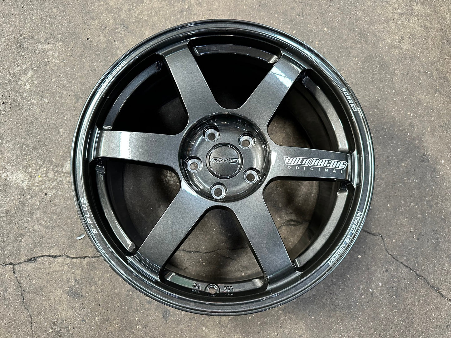 New 18X8.5 ET42 AOW Flow Formed TE37 SAGA Rim (4 wheel) Dark Gunmetal 5X112