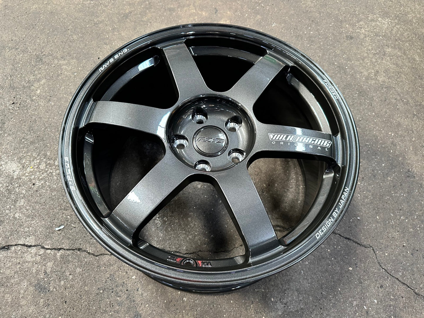 New 18X8.5 ET42 AOW Flow Formed TE37 SAGA Rim (4 wheel) Dark Gunmetal 5X114.3