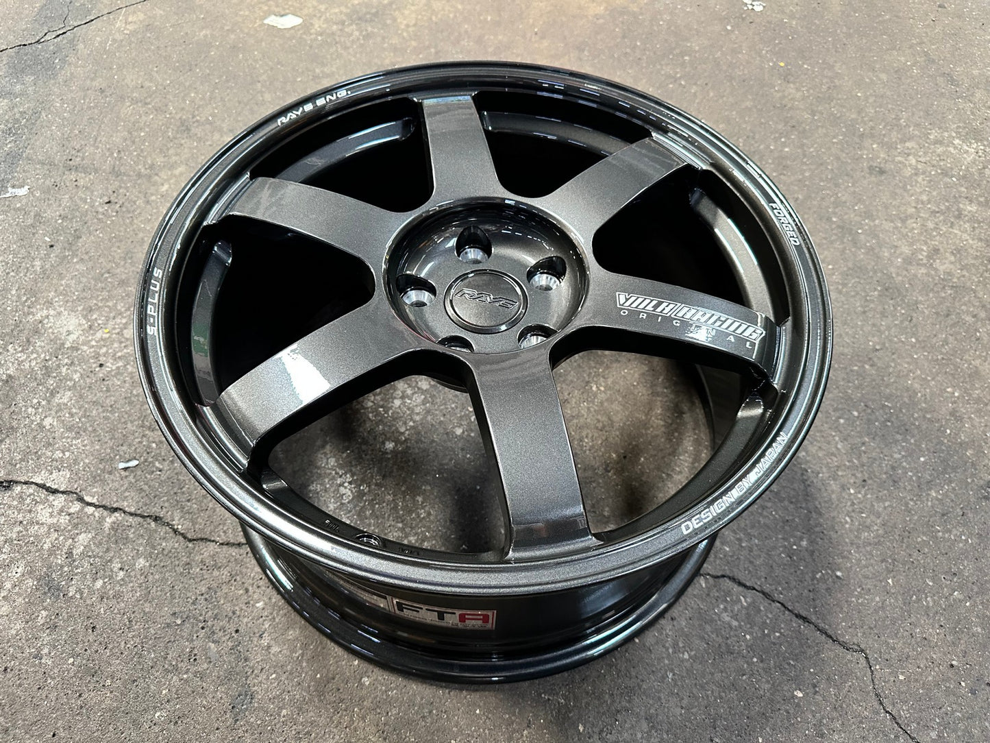 New 18X8.5 ET42 AOW Flow Formed TE37 SAGA Rim (4 wheel) Dark Gunmetal 5X114.3
