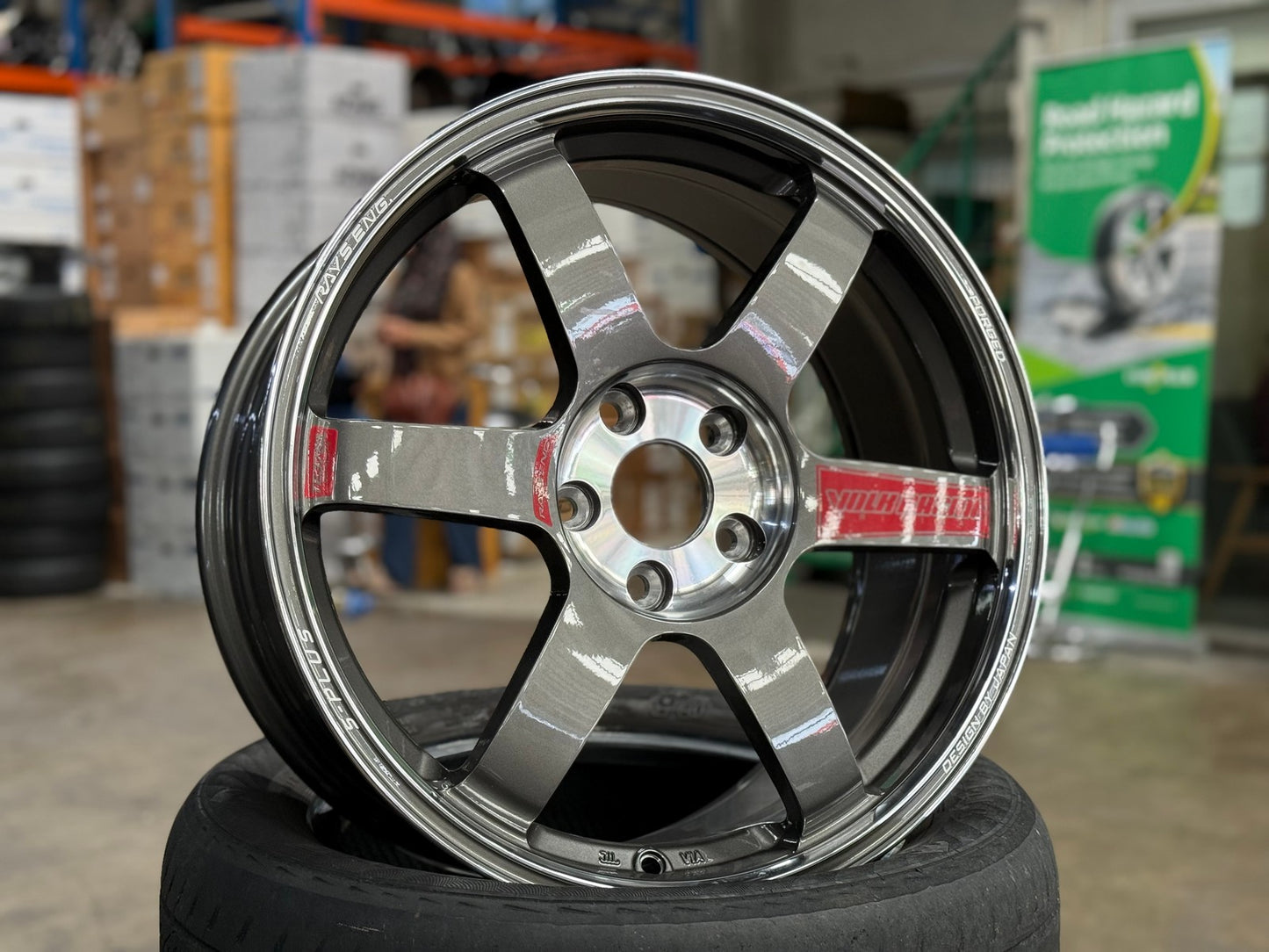 New 18X8 ET45 AOW Flow Formed TE37 SAGA Rim (4 wheel) Gloss Gunmetal 5X114.3