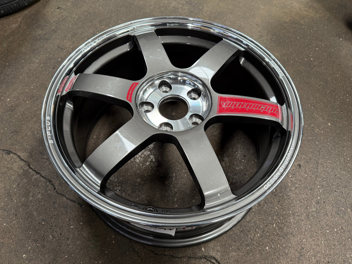 New 18X8 ET45 AOW Flow Formed TE37 SAGA Rim (4 wheel) Gloss Gunmetal 5X114.3