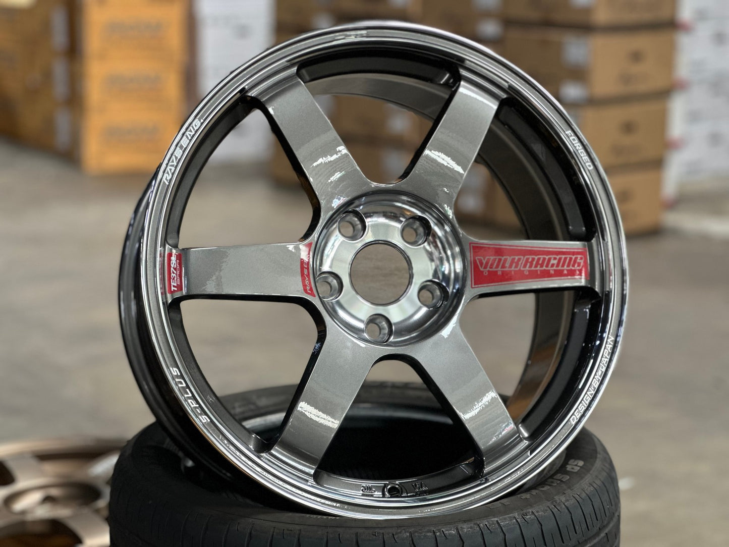 New 18X8.5 ET42 AOW Flow Formed TE37 SAGA Rim (4 wheel) Gloss Gunmetal 5X112