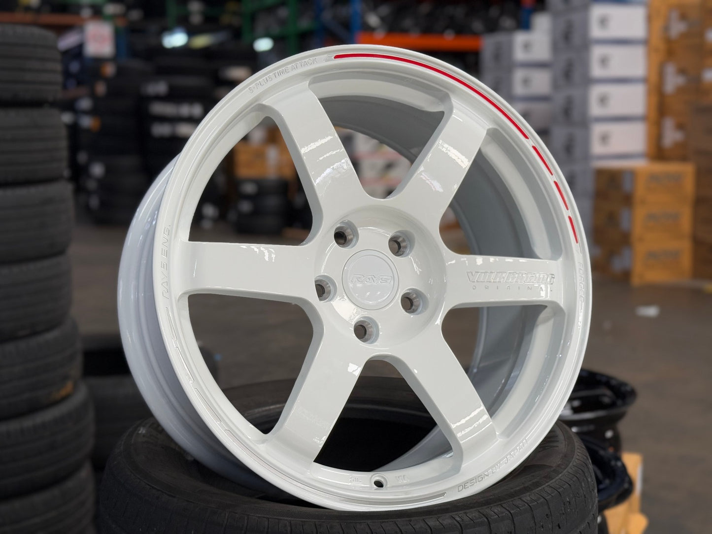 New 18X8.5 ET35 AOW Flow Formed TE37 SAGA Rim (4 wheel) Gloss White 5X114.3