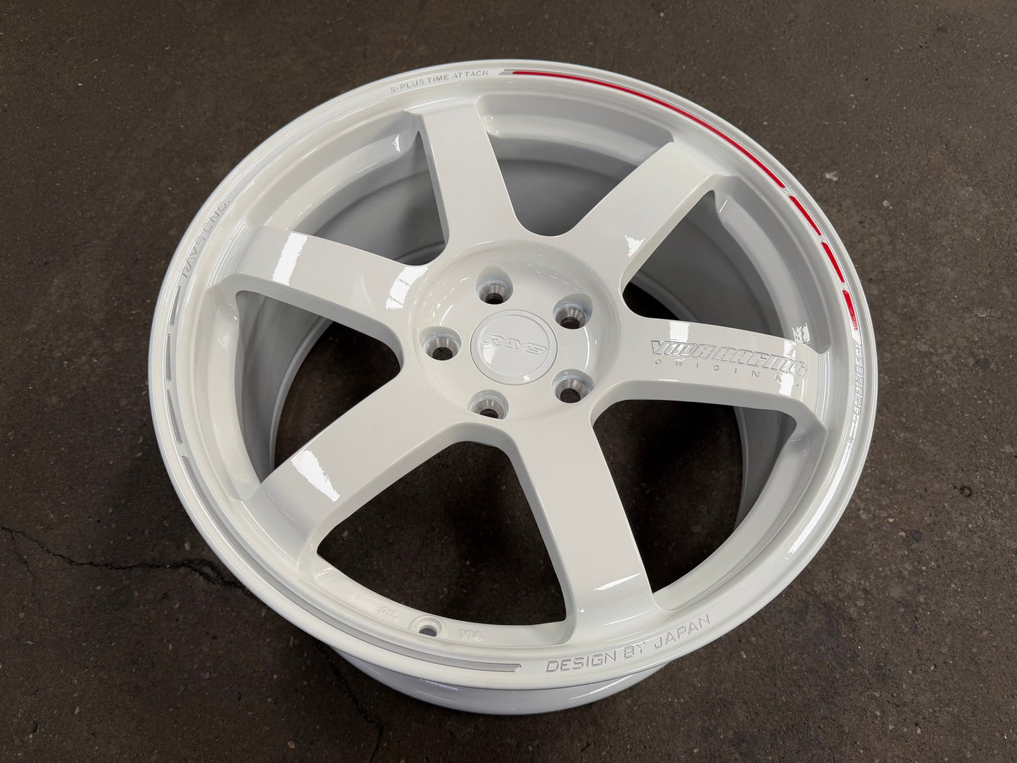 New 18X8.5 ET35 AOW Flow Formed TE37 SAGA Rim (4 wheel) Gloss White 5X114.3