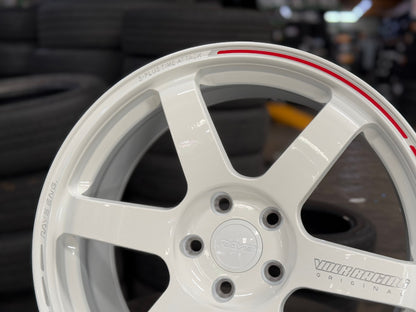 New 18X8.5 ET35 AOW Flow Formed TE37 SAGA Rim (4 wheel) Gloss White 5X112